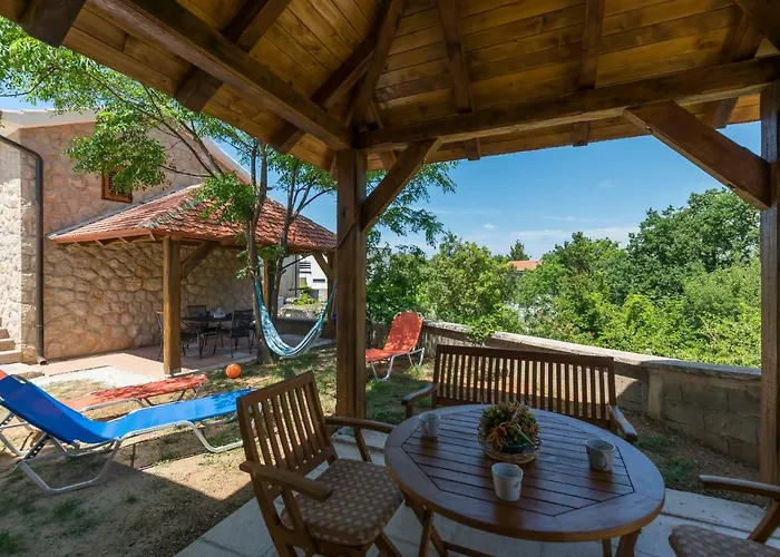 House Paklenica Stone Ll 度假居